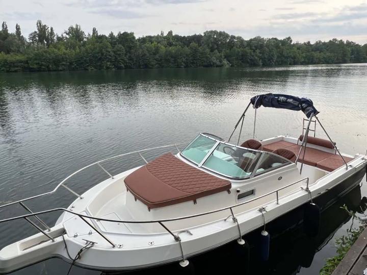 Fiez-vous à notre expertise pour vous fabriquer des selleries nautiques sur mesure.